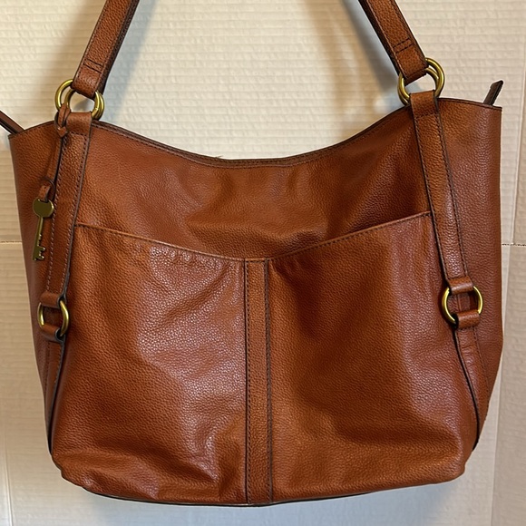 Fossil tote, brown cow hide leather.  Pre owned in excellent condition - Picture 5 of 10